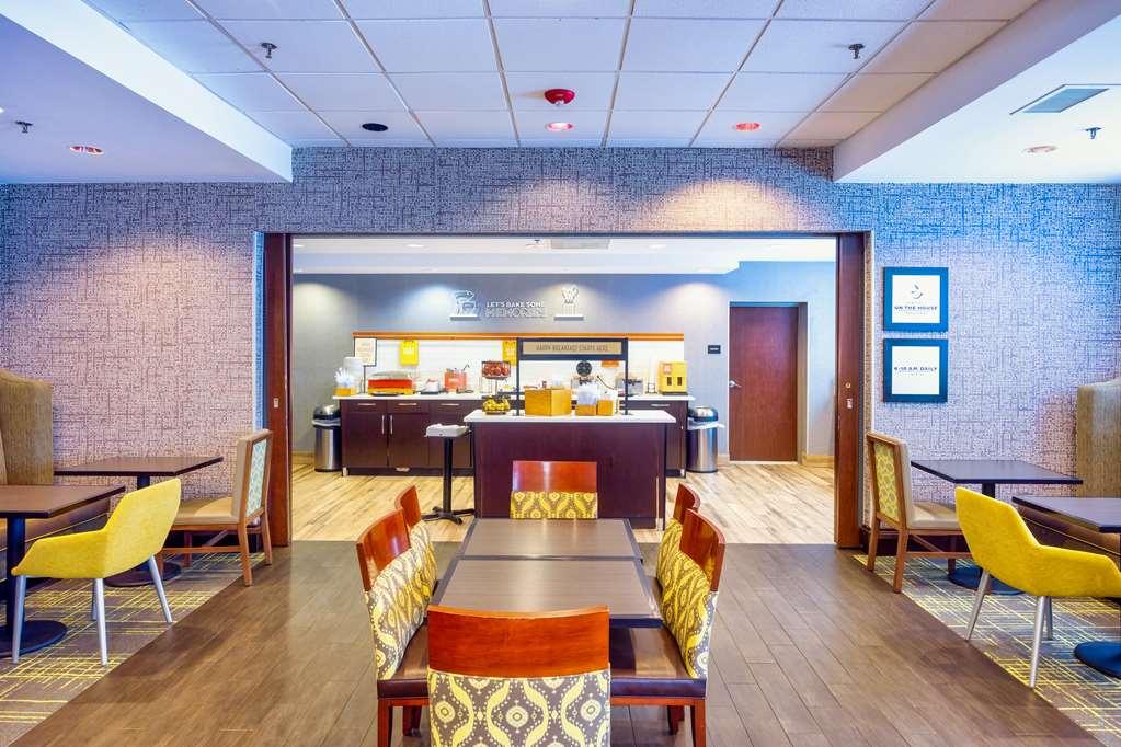 Hampton Inn Haverhill Restaurant foto